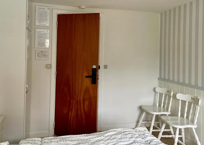 Korinth - Betjeningsfrit Хостел Фоборг